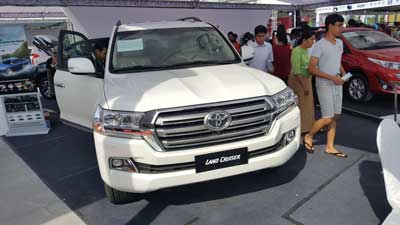 Toyota LandCruiser. USD 178200. Engine 4461cc Diesel.