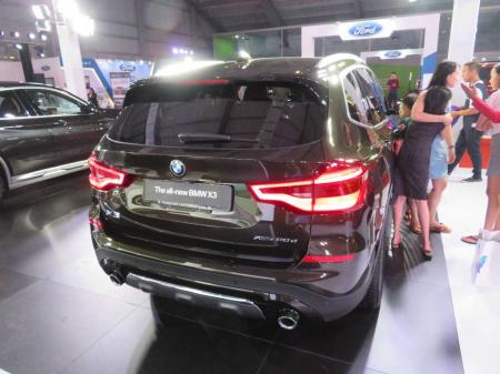 bmw x3 xDrive30i. price 2340 lacs kyats. 4 cylinders engine. 8 speed steptronic sport transmission.