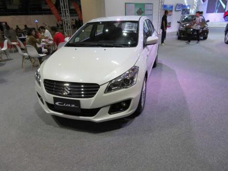 suzuki ciaz. 1.4 L . price 272 lacs kyats. back sonar system. back camera. auto transmission. abs.