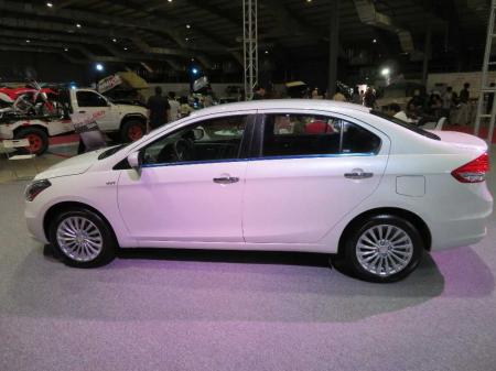 suzuki ciaz. 1.4 L . price 272 lacs kyats. back sonar system. back camera. auto transmission. abs.