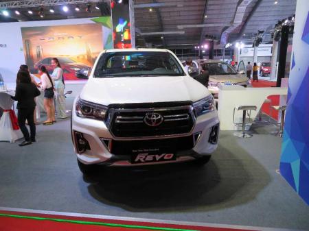 toyota hilux revo. price usd 28300. 2.4 L turbo diesel 4 cylinders. 6 speed manual transmission. wir